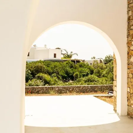 Ήσυχο Κυκλαδίτικο Δωμάτιο Total White N2 Apartman Plintri