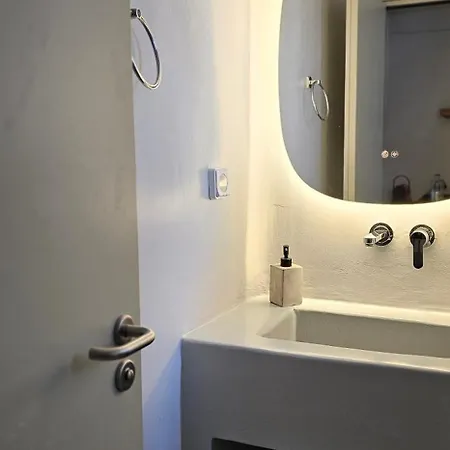 Ήσυχο Κυκλαδίτικο Δωμάτιο Total White N2 Apartman *