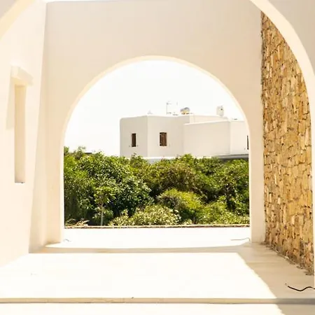 Ήσυχο Κυκλαδίτικο Δωμάτιο Total White N2 Plintri